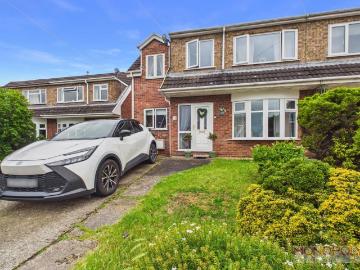 4 bedroom semi detached house for sale