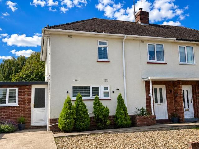 4 bedroom semi detached house for sale