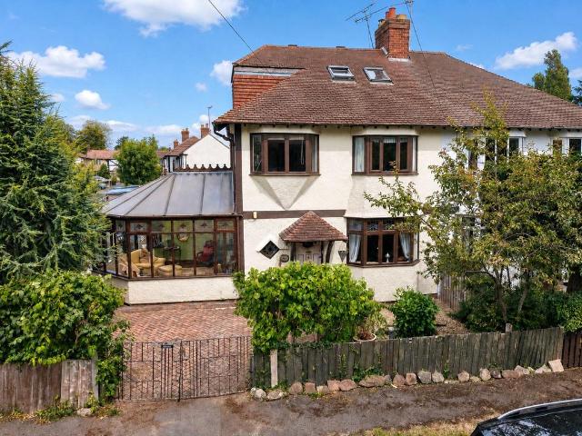 4 bedroom semi detached house for sale