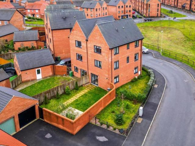 4 bedroom semi detached house for sale