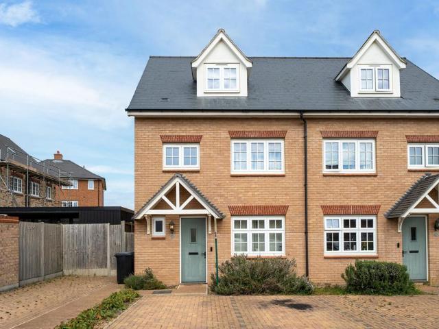 4 bedroom semi detached house for sale