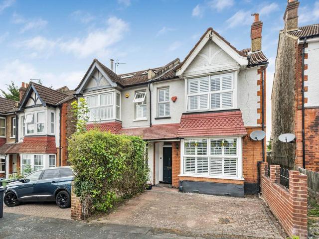4 bedroom semi detached house for sale