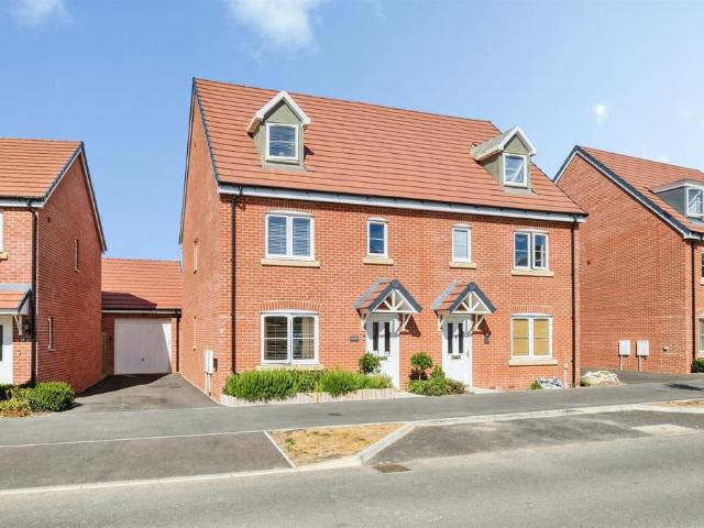 4 bedroom semi detached house for sale