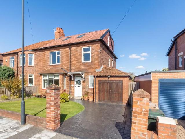 4 bedroom semi detached house for sale