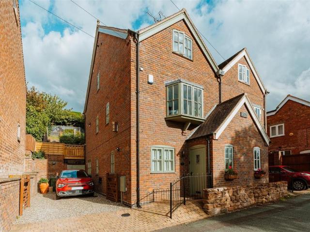 4 bedroom semi detached house for sale