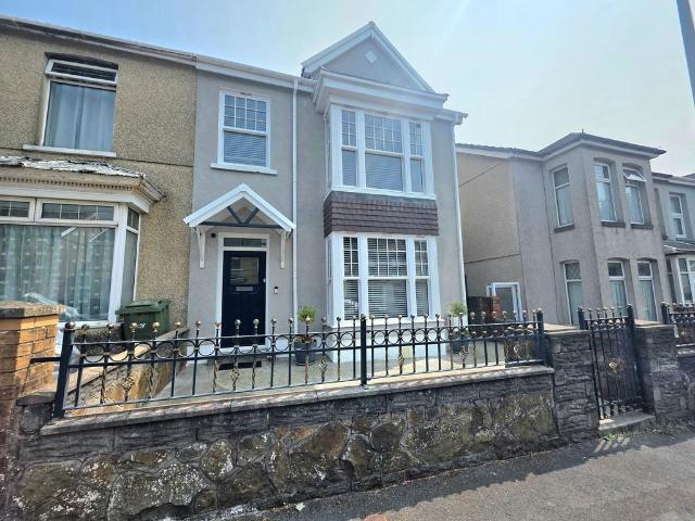 4 bedroom semi detached house for sale