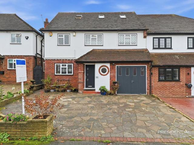 4 bedroom semi detached house for sale