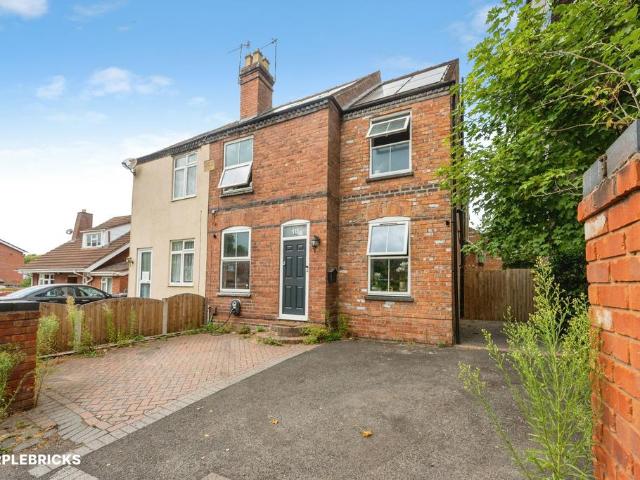 4 bedroom semi detached house for sale