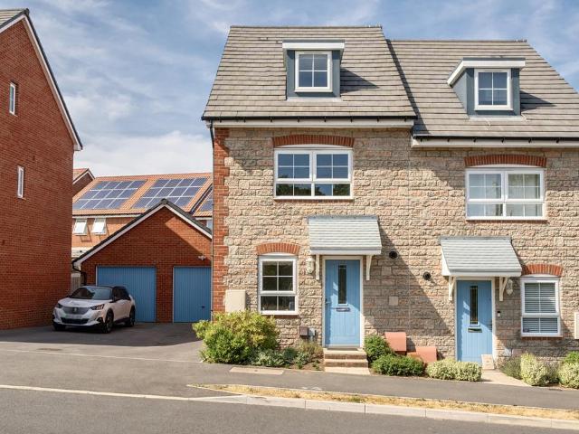 4 bedroom semi detached house for sale