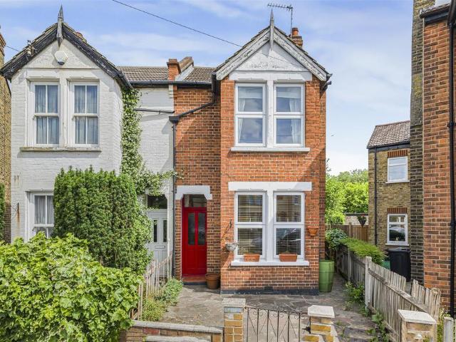 4 bedroom semi detached house for sale