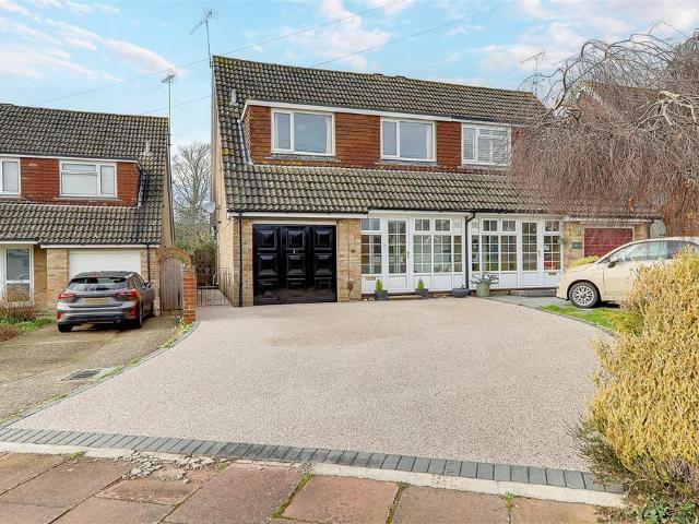 4 bedroom semi detached house for sale