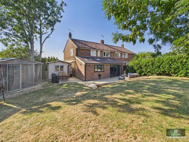 4 bedroom semi detached house for sale