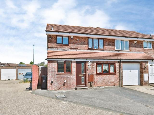 4 bedroom semi detached house for sale