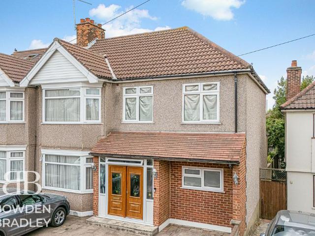 4 bedroom semi detached house for sale
