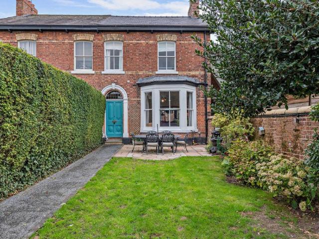 4 bedroom semi detached house for sale