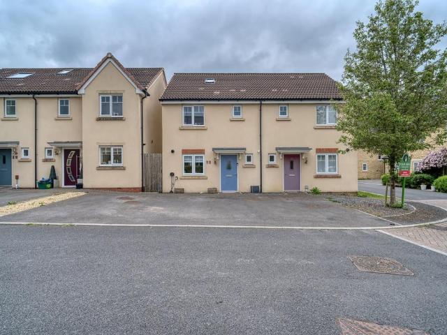 4 bedroom semi detached house for sale