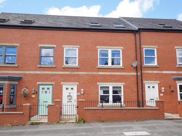 4 bedroom semi detached house for sale