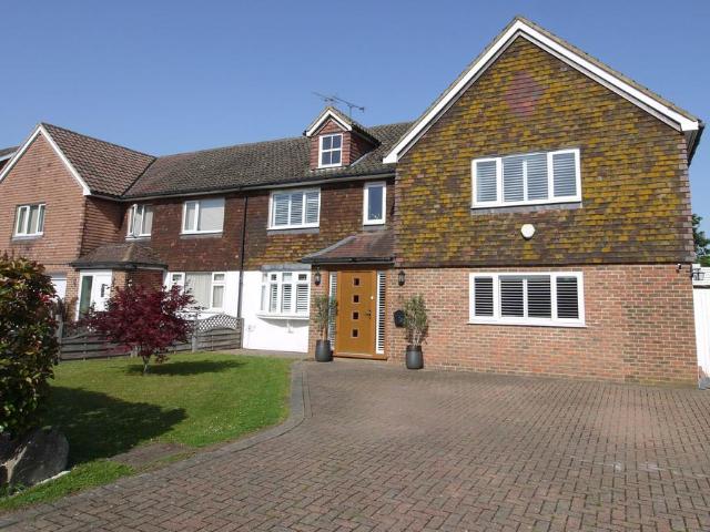 4 bedroom semi detached house for sale