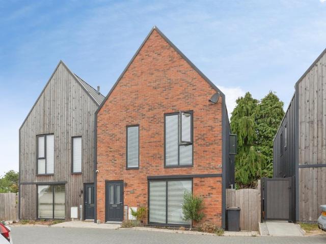 4 bedroom semi detached house for sale