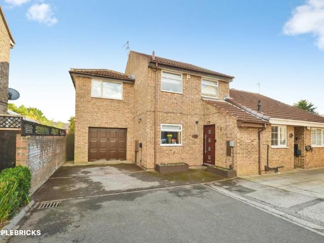 4 bedroom semi detached house for sale