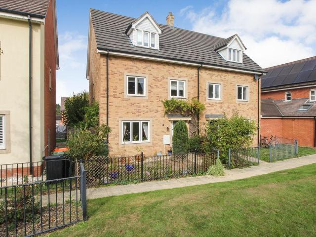 4 bedroom semi detached house for sale
