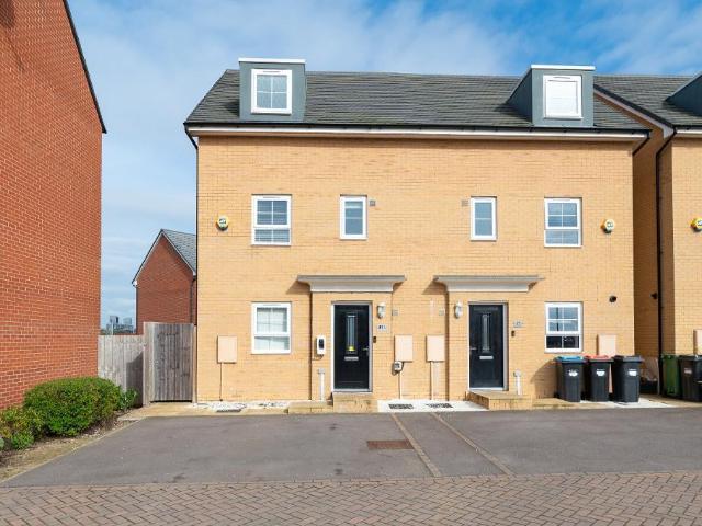 4 bedroom semi detached house for sale
