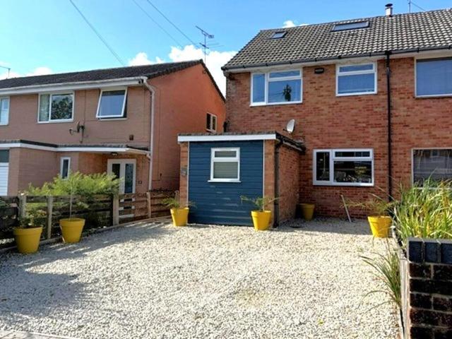 4 bedroom semi detached house for sale