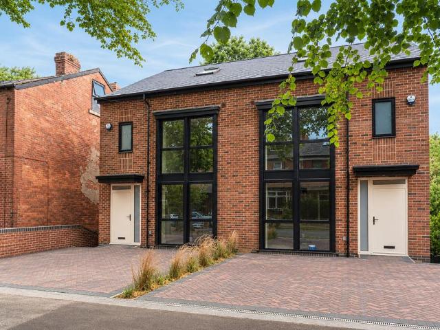 4 bedroom semi detached house for sale