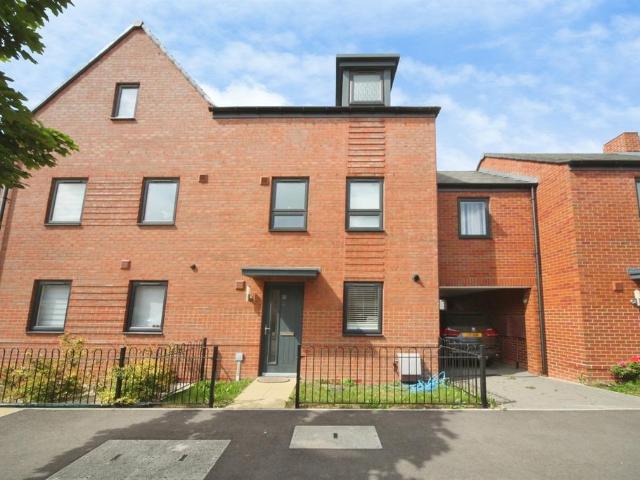 4 bedroom semi detached house for sale