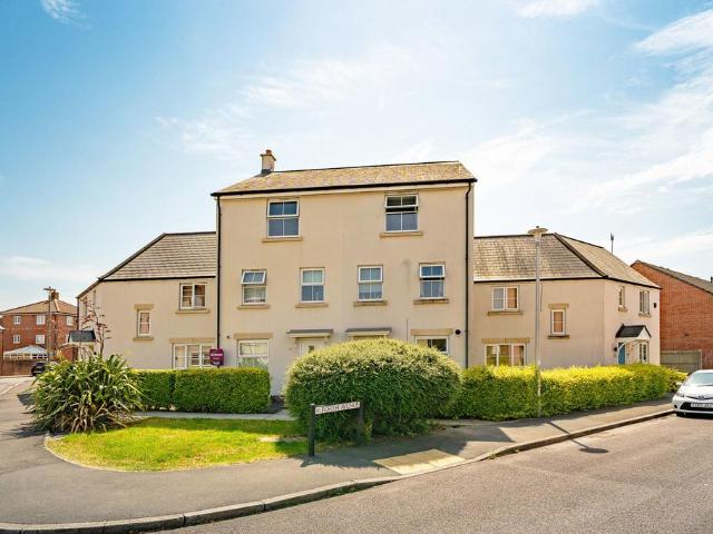 4 bedroom terraced house for sale