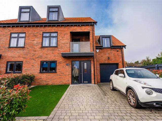 4 bedroom semi detached house for sale