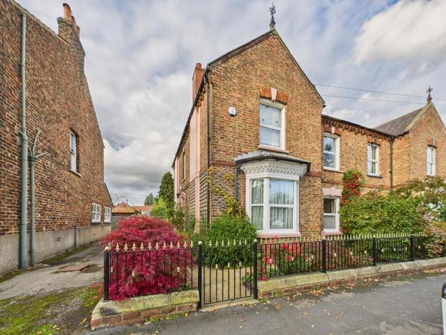 4 bedroom semi detached house for sale