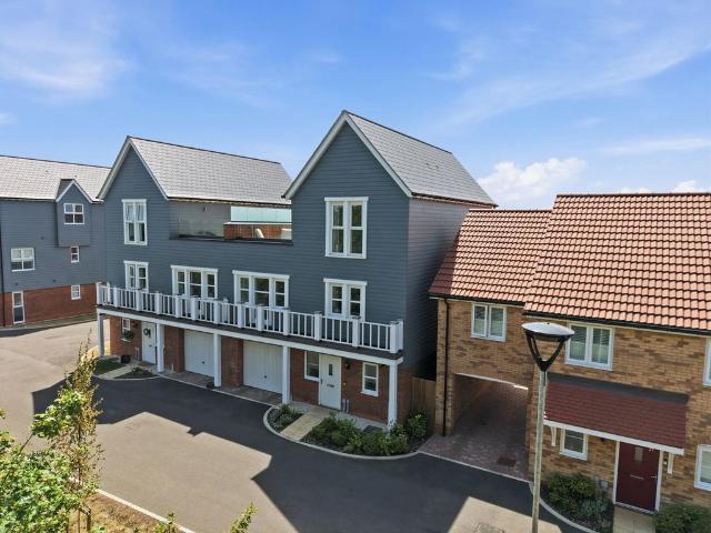 4 bedroom semi detached house for sale