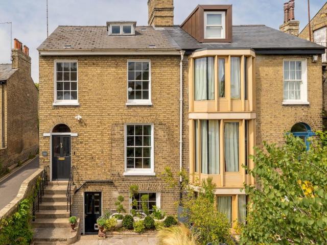 4 bedroom semi detached house for sale