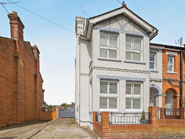 4 bedroom semi detached house for sale