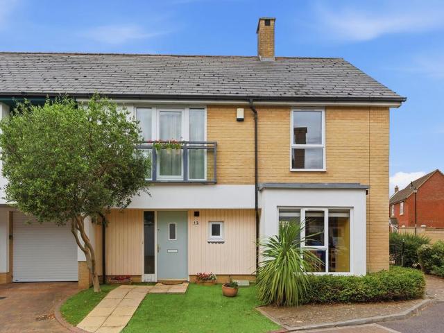 4 bedroom semi detached house for sale