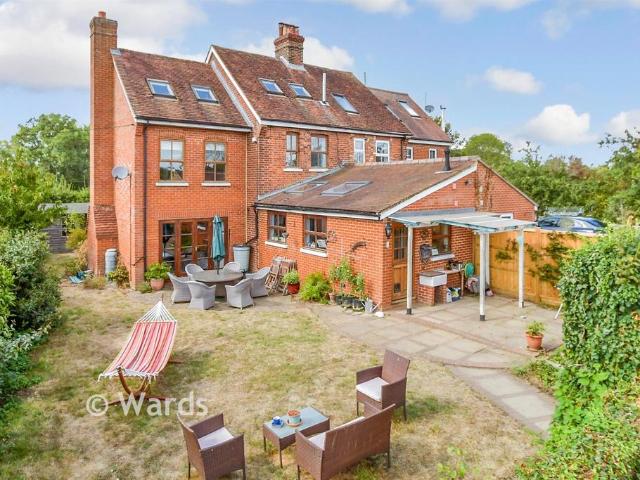4 bedroom semi detached house for sale