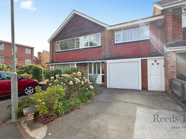 4 bedroom semi detached house for sale