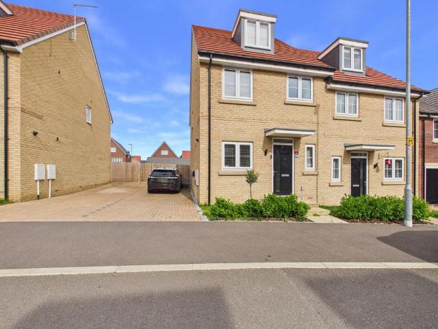 4 bedroom semi detached house for sale