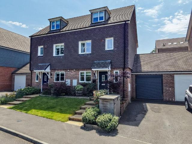 4 bedroom semi detached house for sale