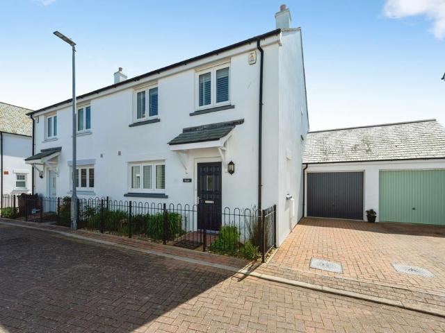 4 bedroom semi detached house for sale