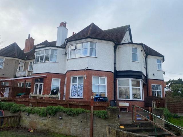 10 bedroom semi detached house for sale