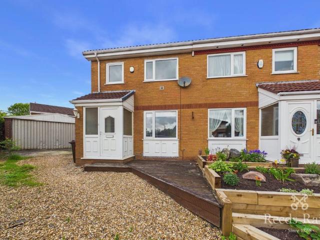 4 bedroom semi detached house for sale