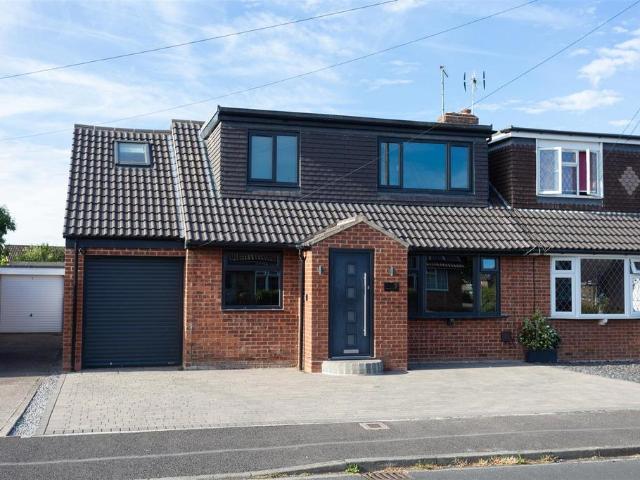 4 bedroom semi detached house for sale