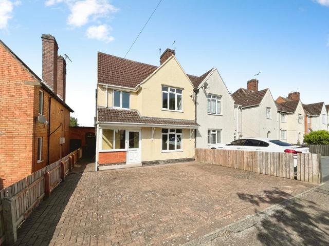 4 bedroom semi detached house for sale