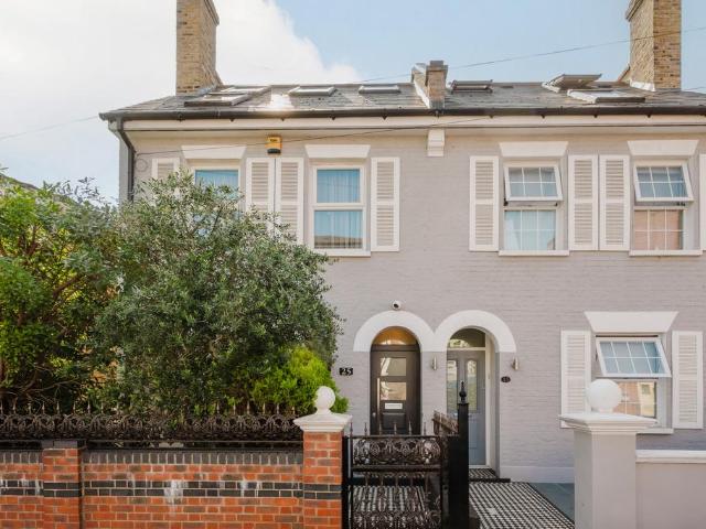 4 bedroom semi detached house for sale