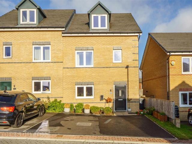 4 bedroom semi detached house for sale