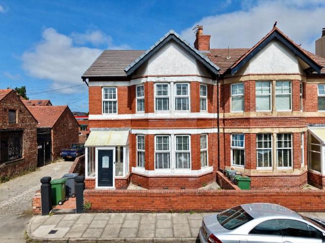 4 bedroom semi detached house for sale