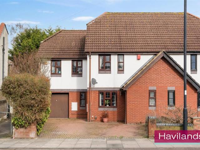 4 bedroom semi detached house for sale