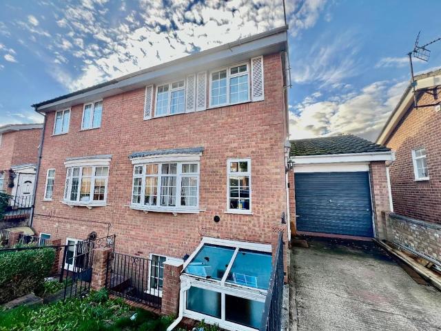 4 bedroom semi detached house for sale